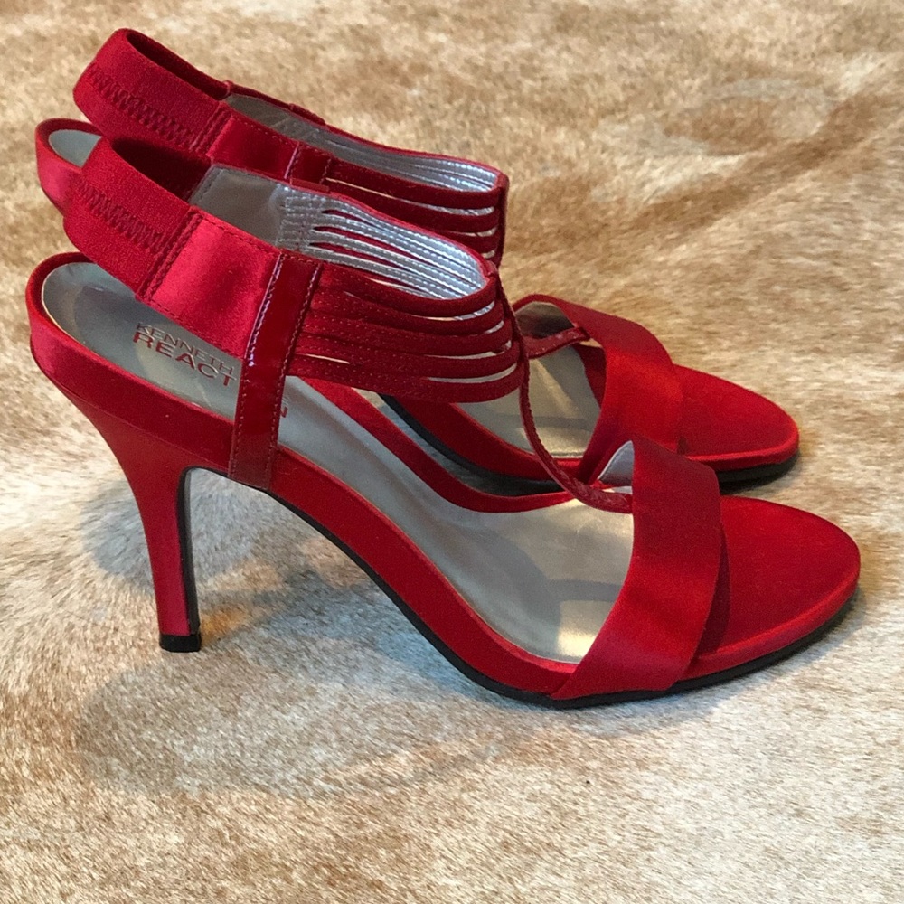 NEW!! Kenneth Cole Reaction Red Heels